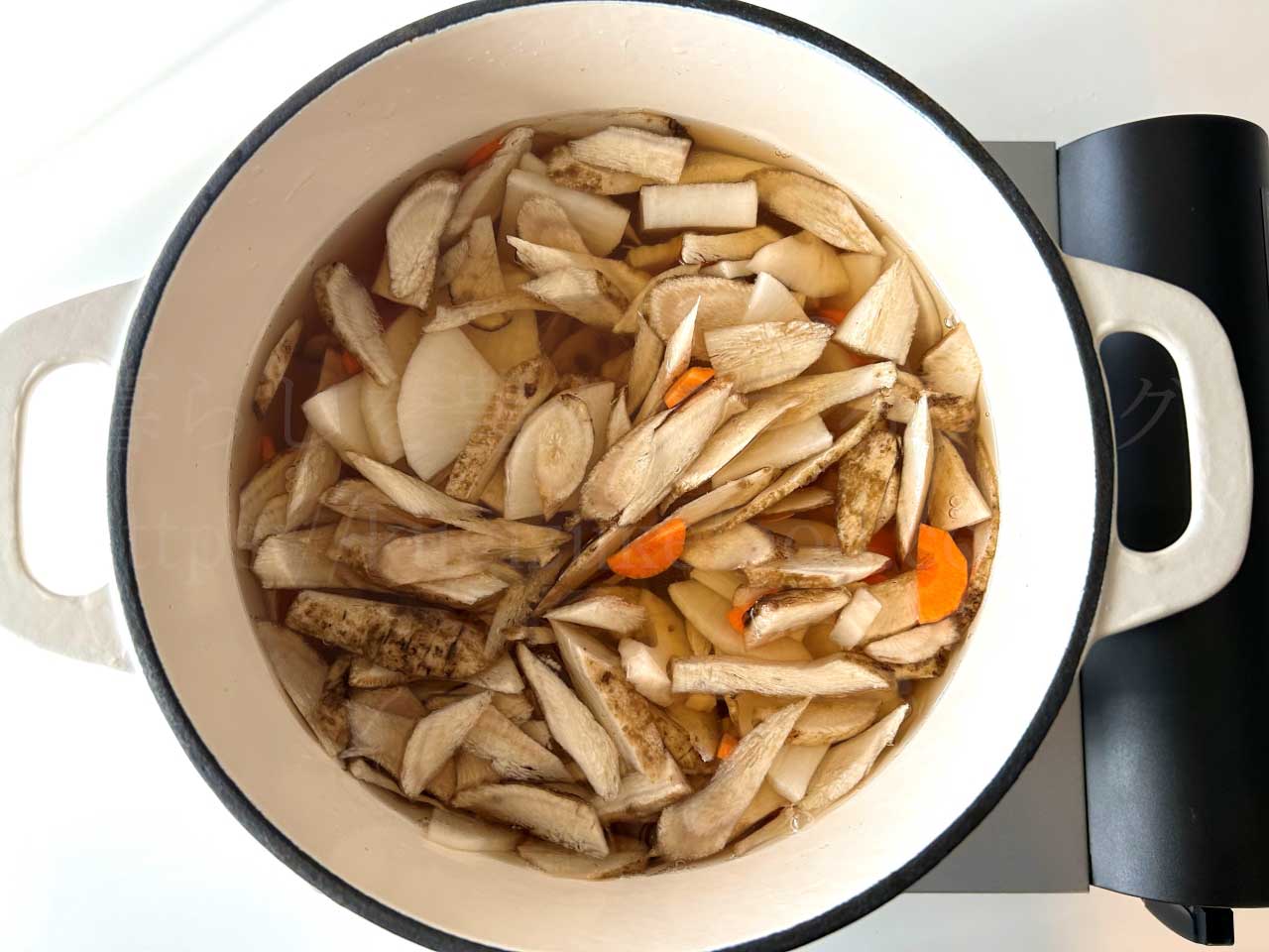 野菜レシピ「根菜たっぷり和風スープ」